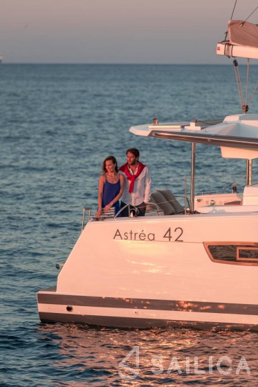 Astréa 42 - Yacht Charter Sailica