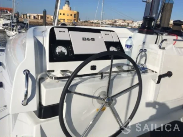 Lagoon 42 - Yacht Charter Sailica