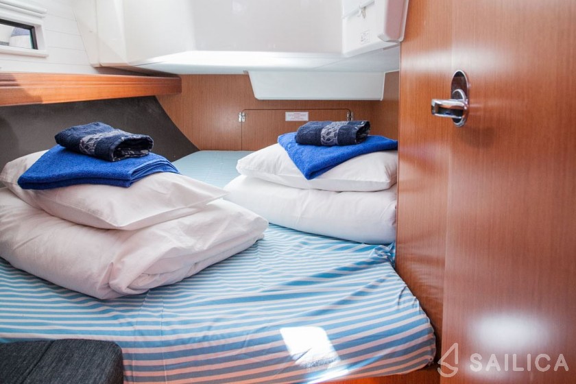 Bavaria Cruiser 37 - Yacht Charter Sailica