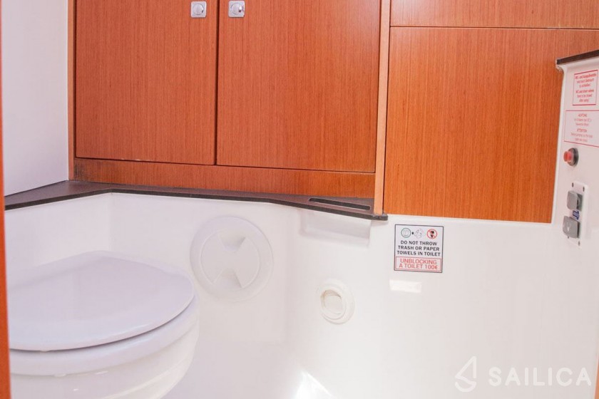 Bavaria Cruiser 37 - Yacht Charter Sailica