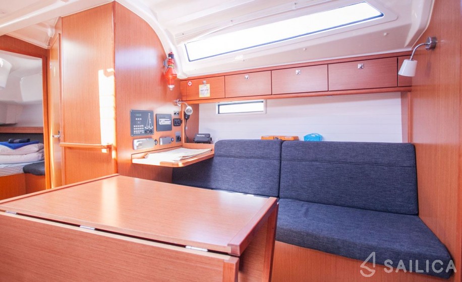 Bavaria Cruiser 37 - Yacht Charter Sailica