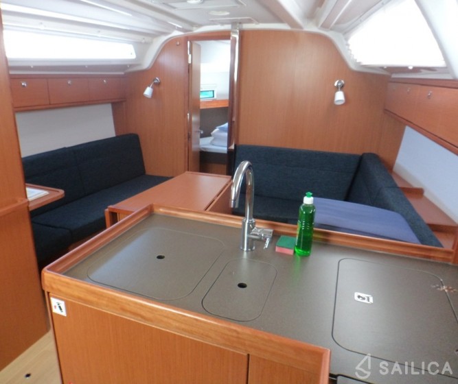 Bavaria Cruiser 37 - Yacht Charter Sailica