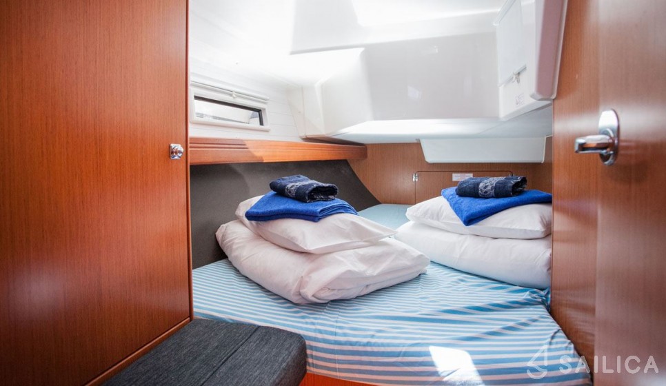 Bavaria Cruiser 37 - Yacht Charter Sailica