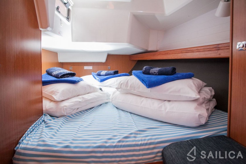 Bavaria Cruiser 37 - Yacht Charter Sailica