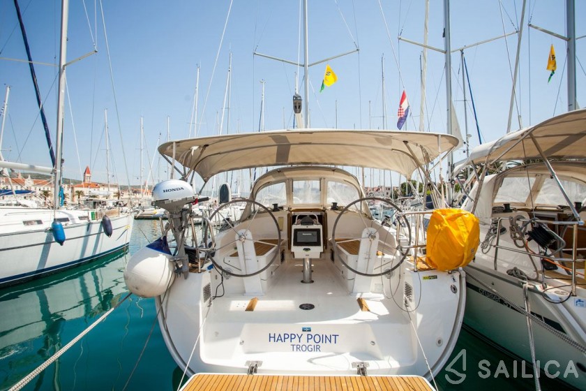 Bavaria Cruiser 37 - Yacht Charter Sailica