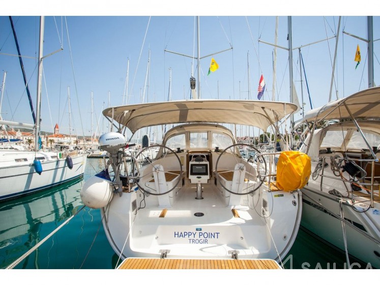 Bavaria Cruiser 37 - Yacht Charter Sailica