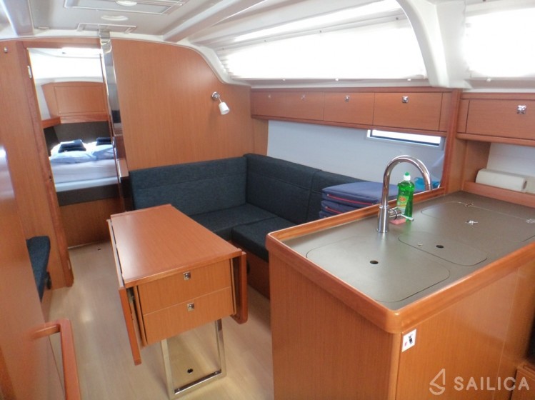 Bavaria Cruiser 37 - Yacht Charter Sailica