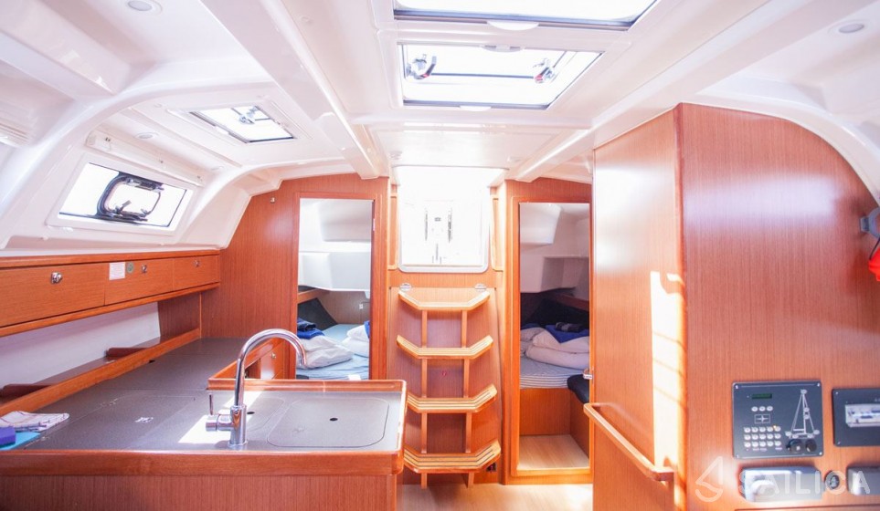 Bavaria Cruiser 37 - Yacht Charter Sailica