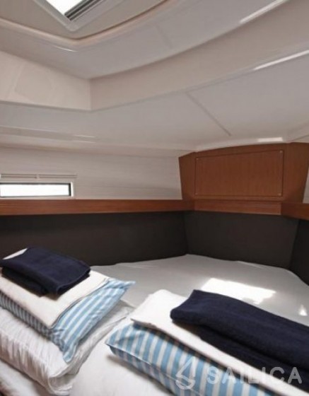 Bavaria Cruiser 37 - Yacht Charter Sailica