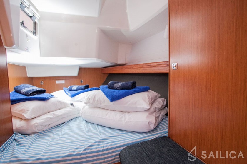 Bavaria Cruiser 37 - Yacht Charter Sailica