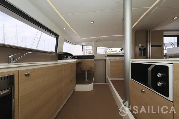 Bali 4.3 - Yacht Charter Sailica
