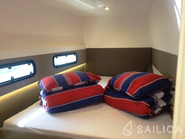 Bali 4.3 - Yacht Charter Sailica