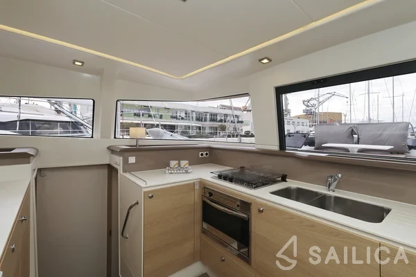 Bali 4.3 - Yacht Charter Sailica