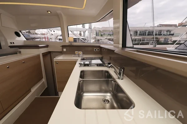 Bali 4.3 - Yacht Charter Sailica