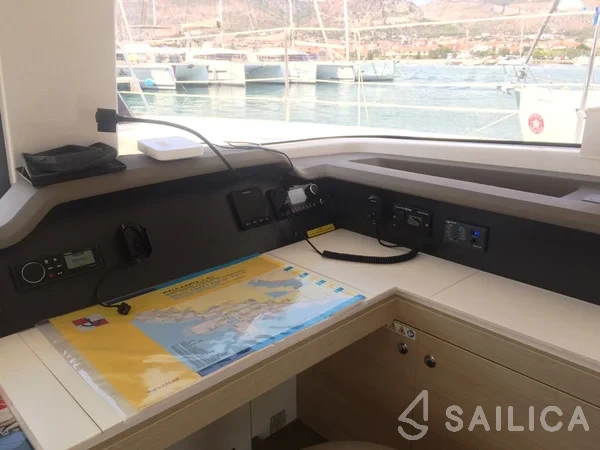Bali 4.3 - Yacht Charter Sailica