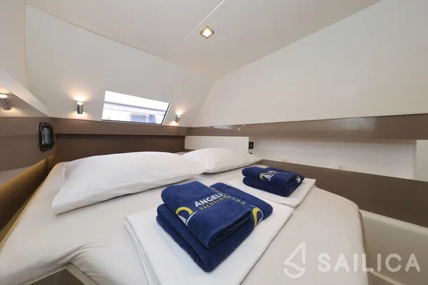 Bali 4.3 - Yacht Charter Sailica
