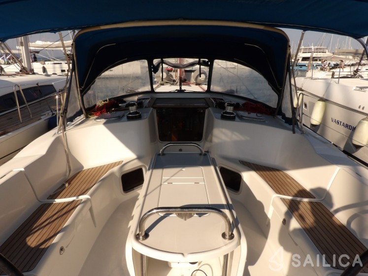 Sun Odyssey 44 i - Yacht Charter Sailica