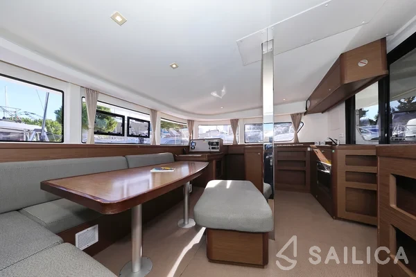 Lagoon 42 - Yacht Charter Sailica