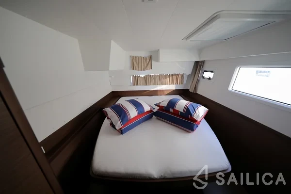 Lagoon 42 - Yacht Charter Sailica