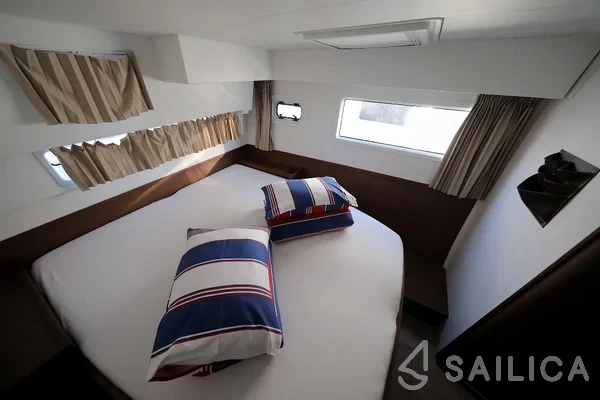 Lagoon 42 - Yacht Charter Sailica