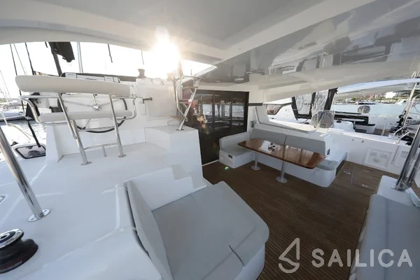 Lagoon 42 - Yacht Charter Sailica