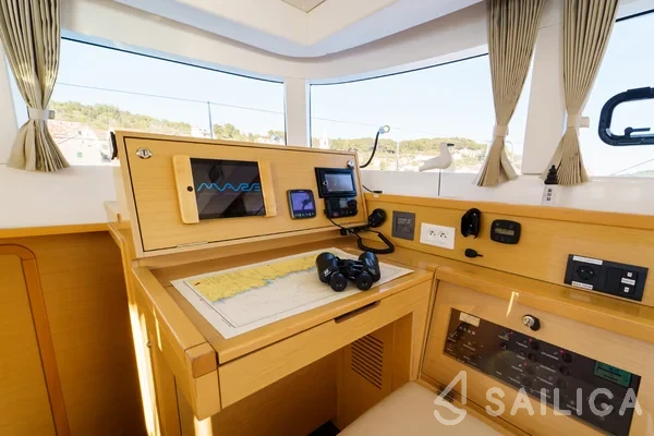 Lagoon 39 - Yacht Charter Sailica