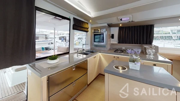 Saona 47 - Yacht Charter Sailica