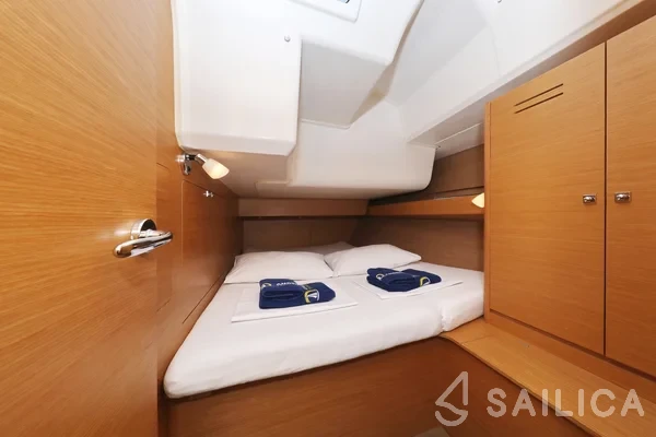 Dufour 460 GL - Yacht Charter Sailica