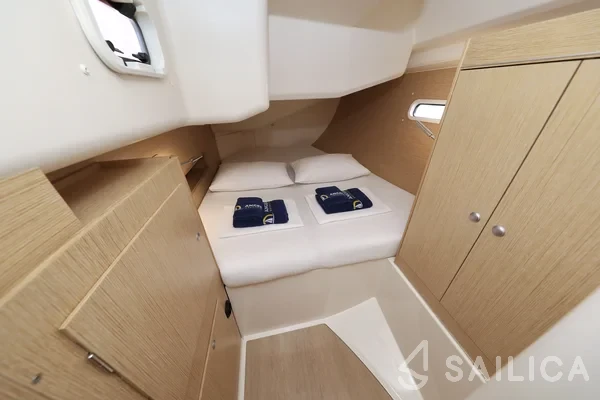 Hanse 455 - Yacht Charter Sailica