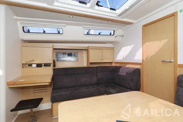 Hanse 455 - Yacht Charter Sailica