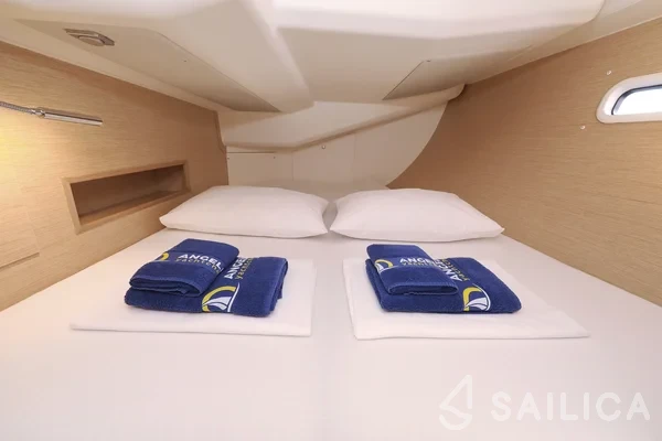 Hanse 455 - Yacht Charter Sailica