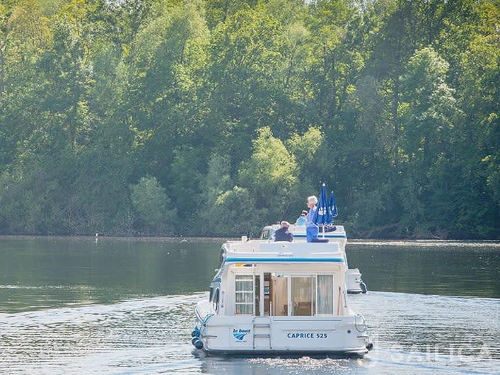 Le Boat Caprice - Yacht Charter Sailica