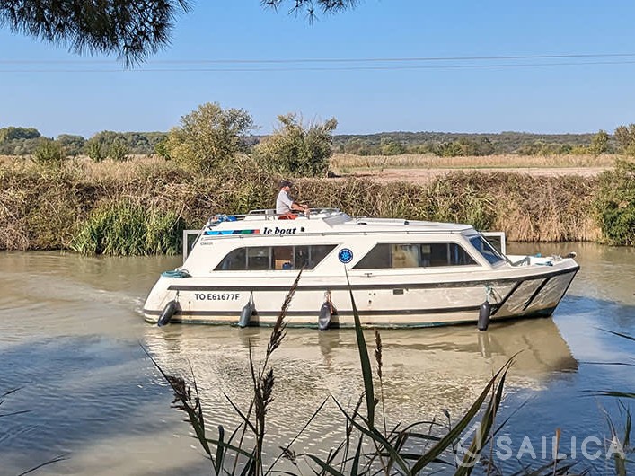 Le Boat Cirrus B - Yacht Charter Sailica