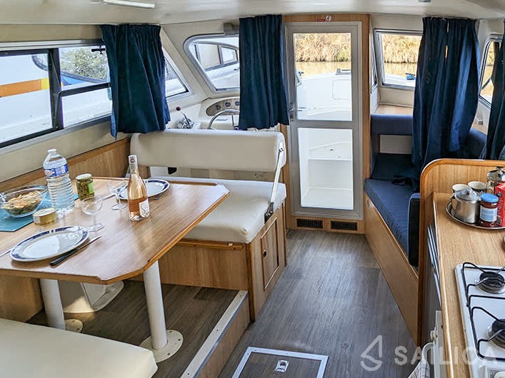 Le Boat Cirrus B - Yacht Charter Sailica