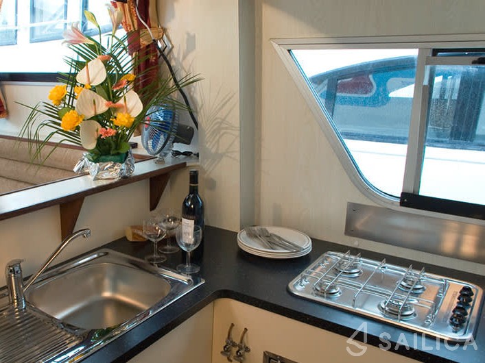 Le Boat Continentale - Yacht Charter Sailica