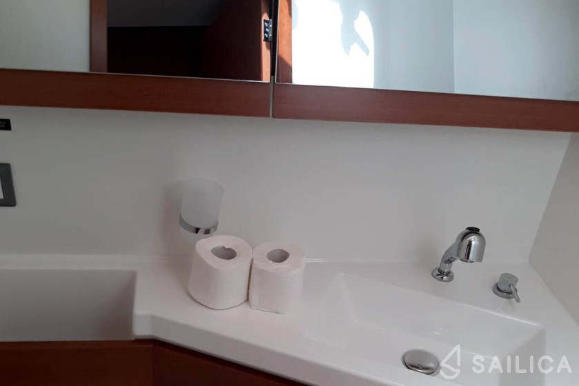 Oceanis 46.1 - Yacht Charter Sailica