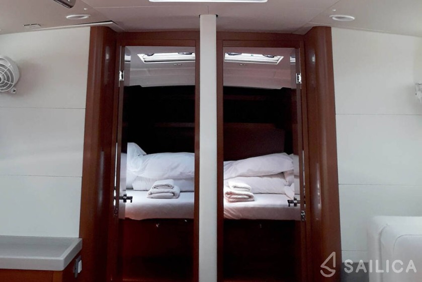 Oceanis 46.1 - Yacht Charter Sailica