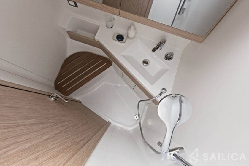 Oceanis 46.1 - Yacht Charter Sailica