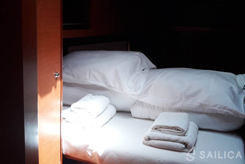 Oceanis 46.1 - Yacht Charter Sailica