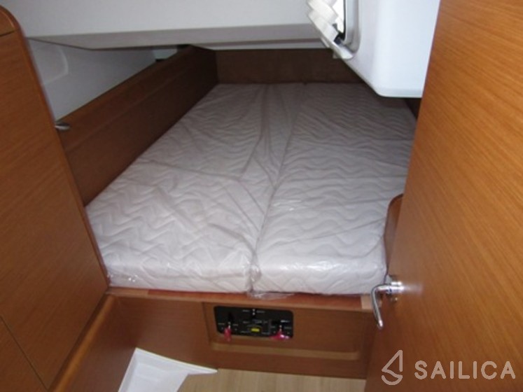 Sun Odyssey 449 - Yacht Charter Sailica