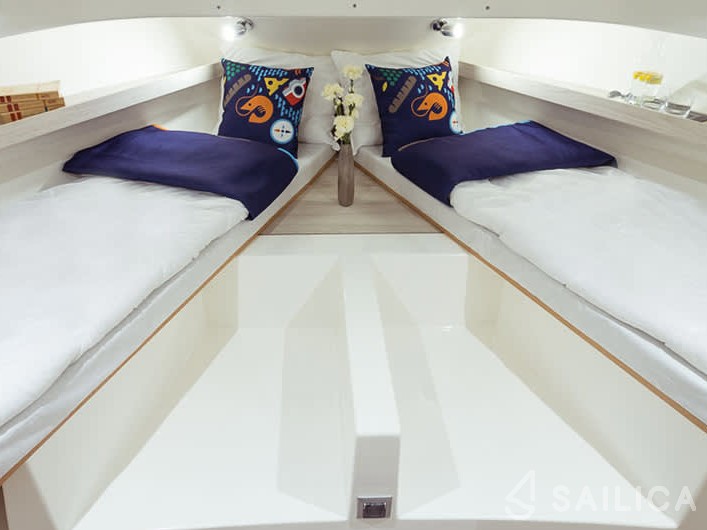 Le Boat Horizon 1 - Yacht Charter Sailica