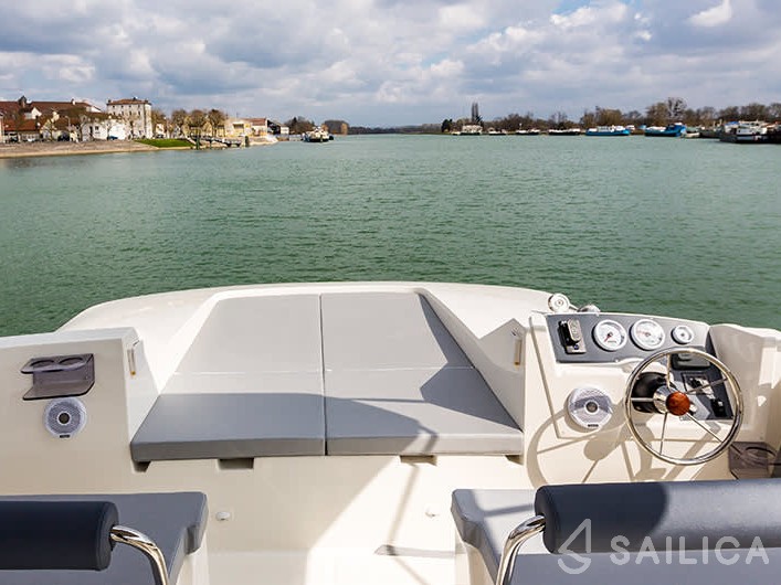 Le Boat Horizon 2 - Yacht Charter Sailica