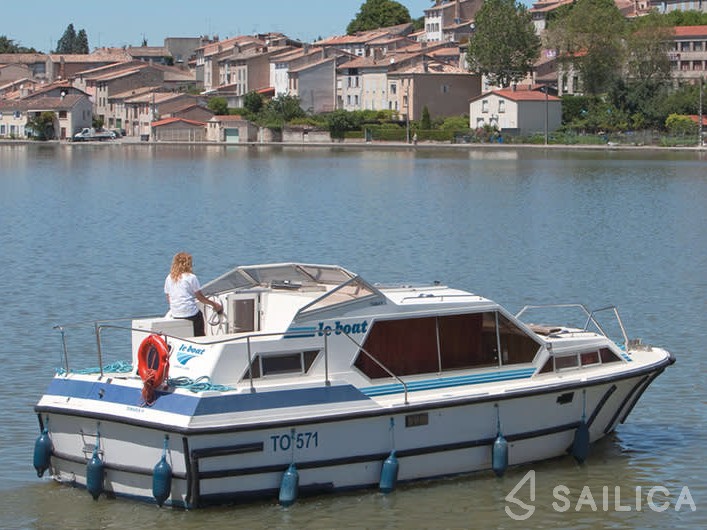 Le Boat Lake Star - Yacht Charter Sailica