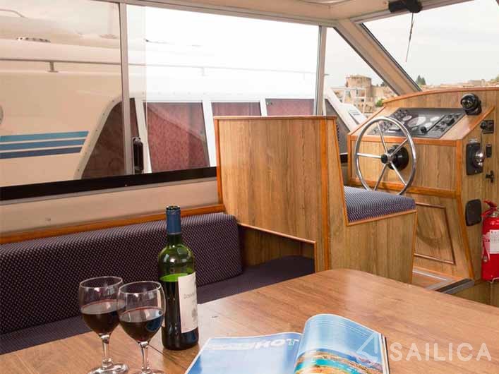 Le Boat Lake Star - Yacht Charter Sailica