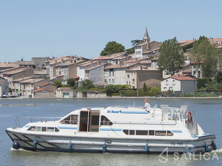 Le Boat Royal Classique - Yacht Charter Sailica
