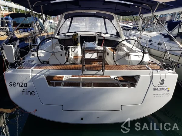 Oceanis 48 - Yacht Charter Sailica