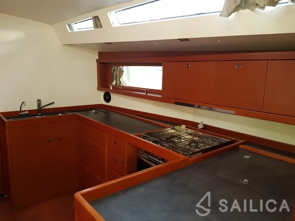 Oceanis 48 - Yacht Charter Sailica