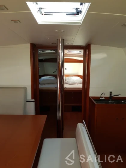 Oceanis 48 - Yacht Charter Sailica