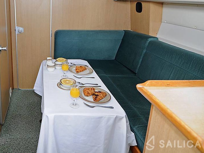 Le Boat Town Star - Yacht Charter Sailica