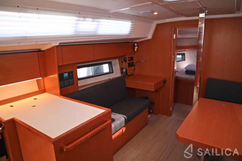 Bavaria C42 - Yacht Charter Sailica
